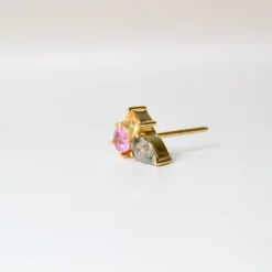 Anpé Atelier Unika Varnaya Ørestik med Safir